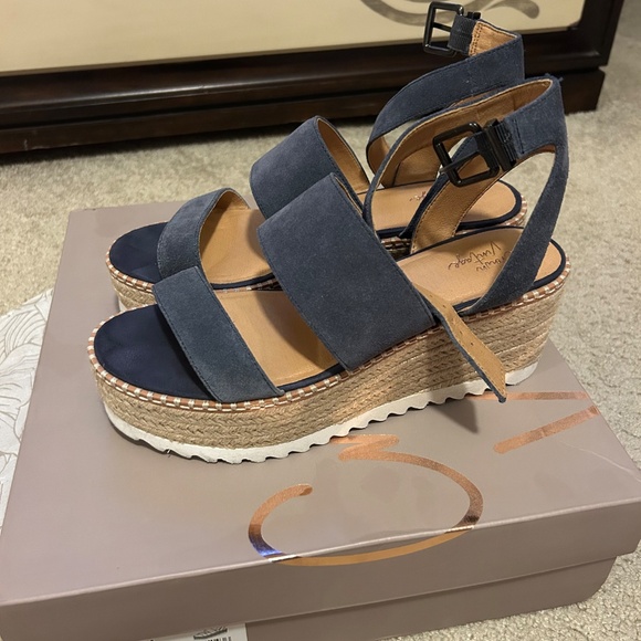 Crown vintage sandal - Picture 2 of 4